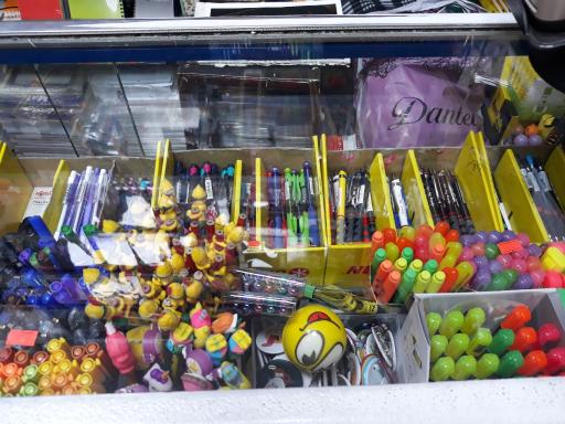 عکس کتاب و نوشت افزار پویش