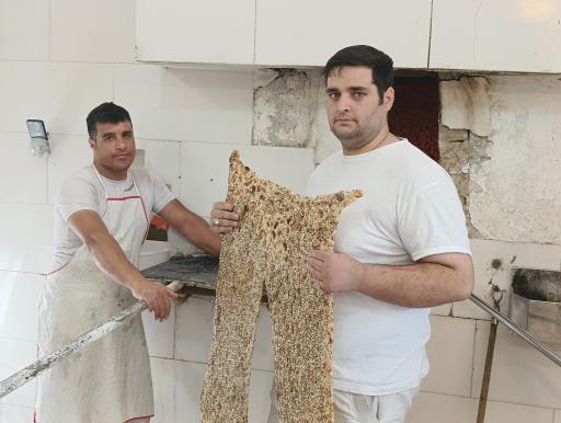 عکس نانوایی سنگکی دزاشیب