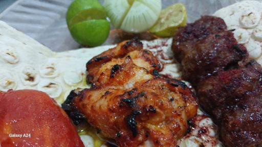 عکس کافه رستوران بچه محل