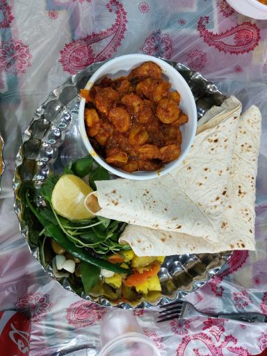 عکس رستوران سنتی شب نشین