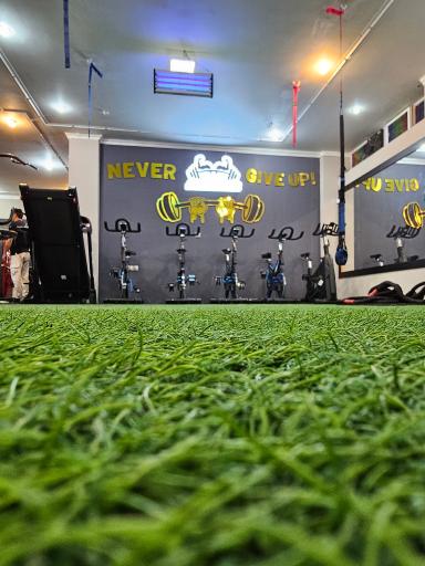 عکس باشگاه بدنسازی آبادیس