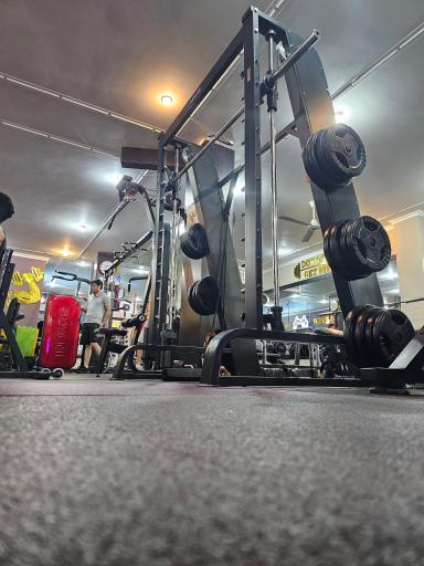 عکس باشگاه بدنسازی آبادیس