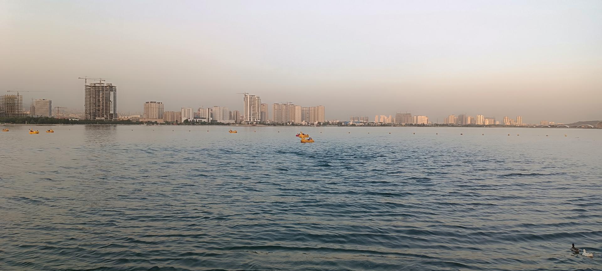 عکس جزیره دریاچه چیتگر