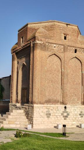 عکس گنبد سرخ