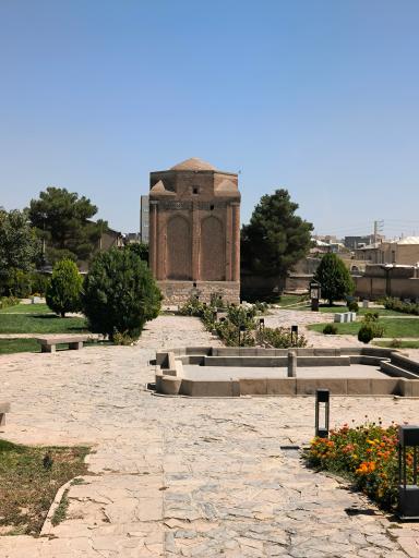 عکس گنبد سرخ