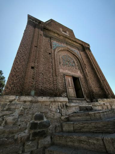 عکس گنبد سرخ