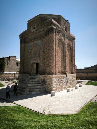 عکس گنبد سرخ