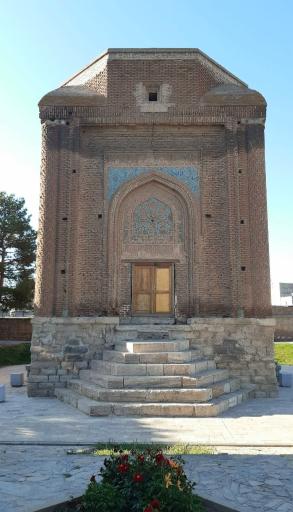 عکس گنبد سرخ