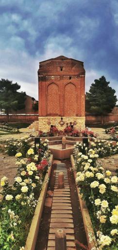 عکس گنبد سرخ