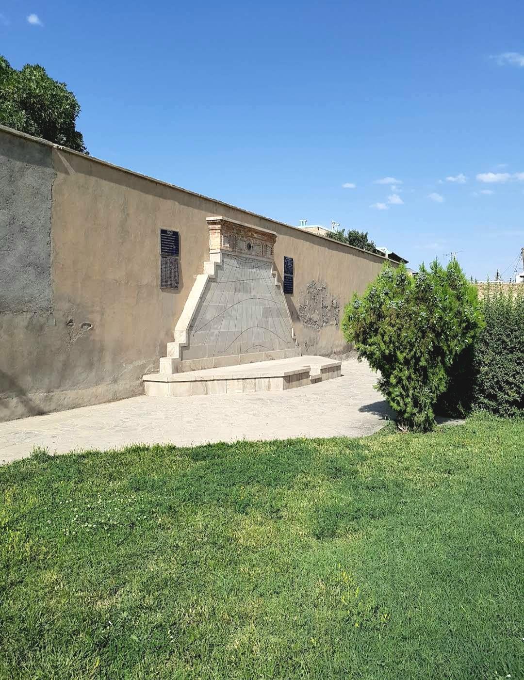 عکس گنبد سرخ