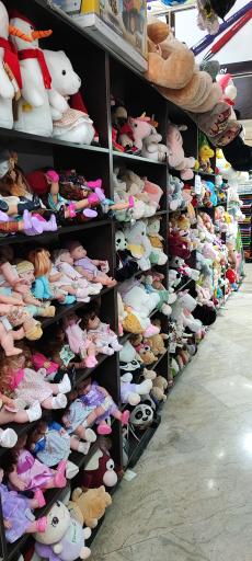 عکس فروشگاه اسباب‌ بازی و لوازم التحریر البرز