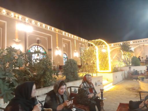 عکس سفره خانه تاریخی پایا