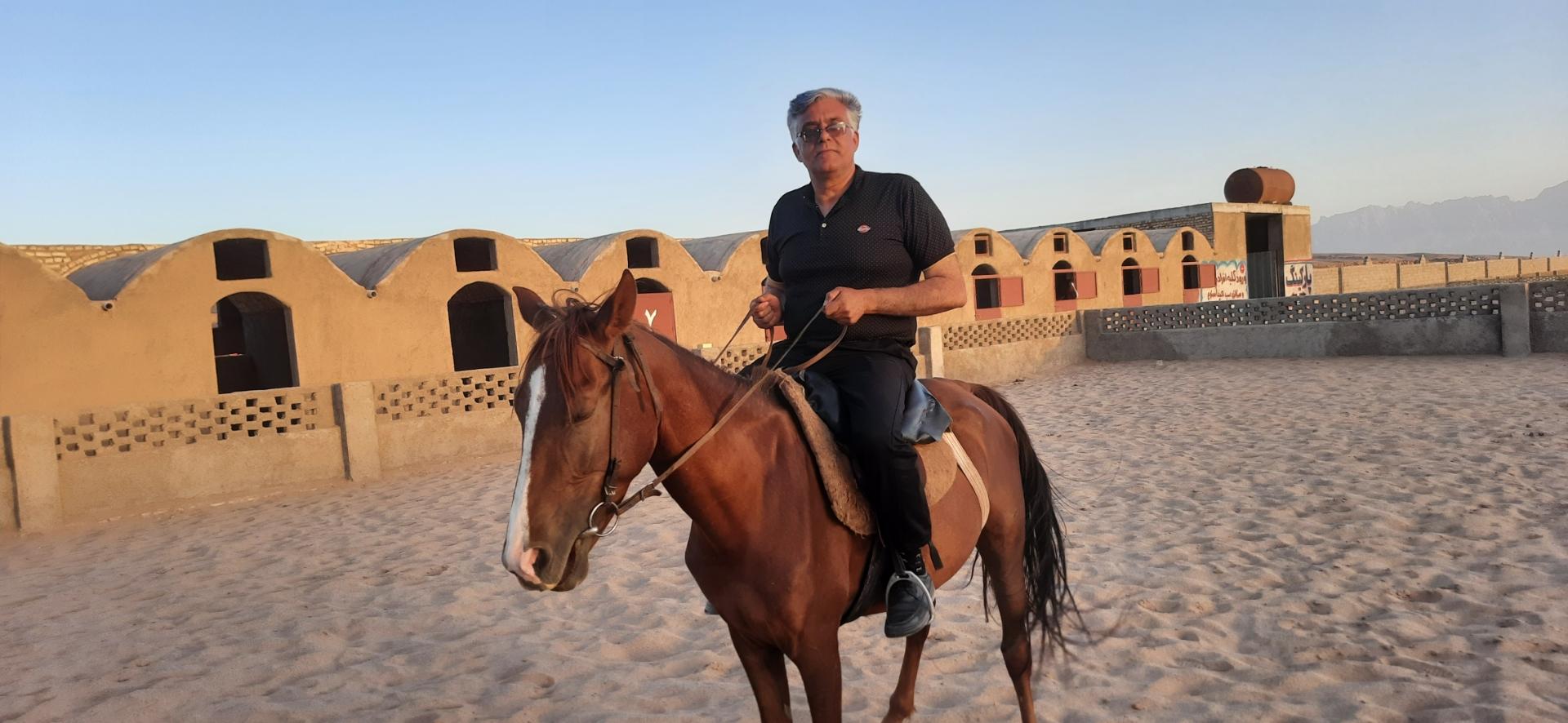 عکس باشگاه ورزشی سوارکاران کویر