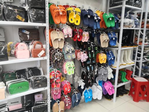 عکس دمپایی و صندل نیکتا