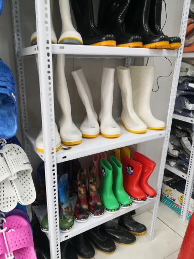 عکس کیف و کفش نیکتا دلفان 