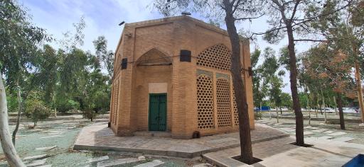 عکس آرامگاه میرزا عبدالغفار تویسرکانی