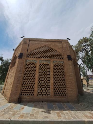 عکس آرامگاه میرزا عبدالغفار تویسرکانی