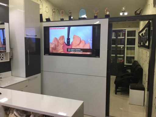 دندانسازی احمد وحیدی