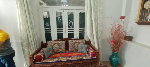 اقامتگاه بومگردی خانه قصه های مجید