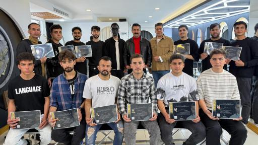 عکس آکادمی تخصصی آرایشگری پاشا