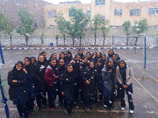 عکس دبیرستان غیردولتی دخترانه دیبا