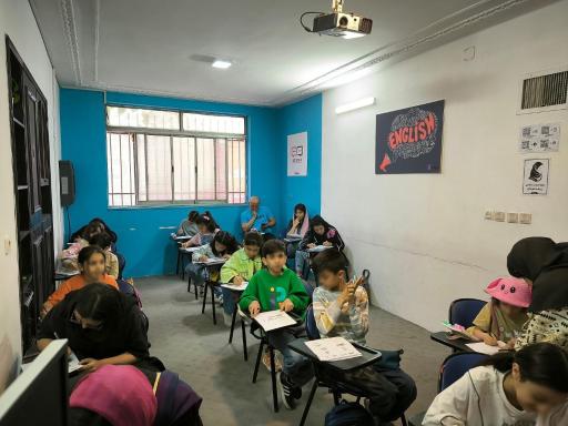 عکس آکادمی زبان های تخصصی گویا