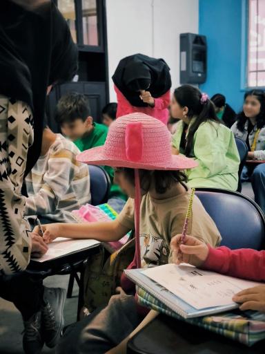 عکس آکادمی زبان های تخصصی گویا