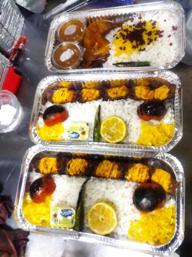 عکس تهیه غذای کایان