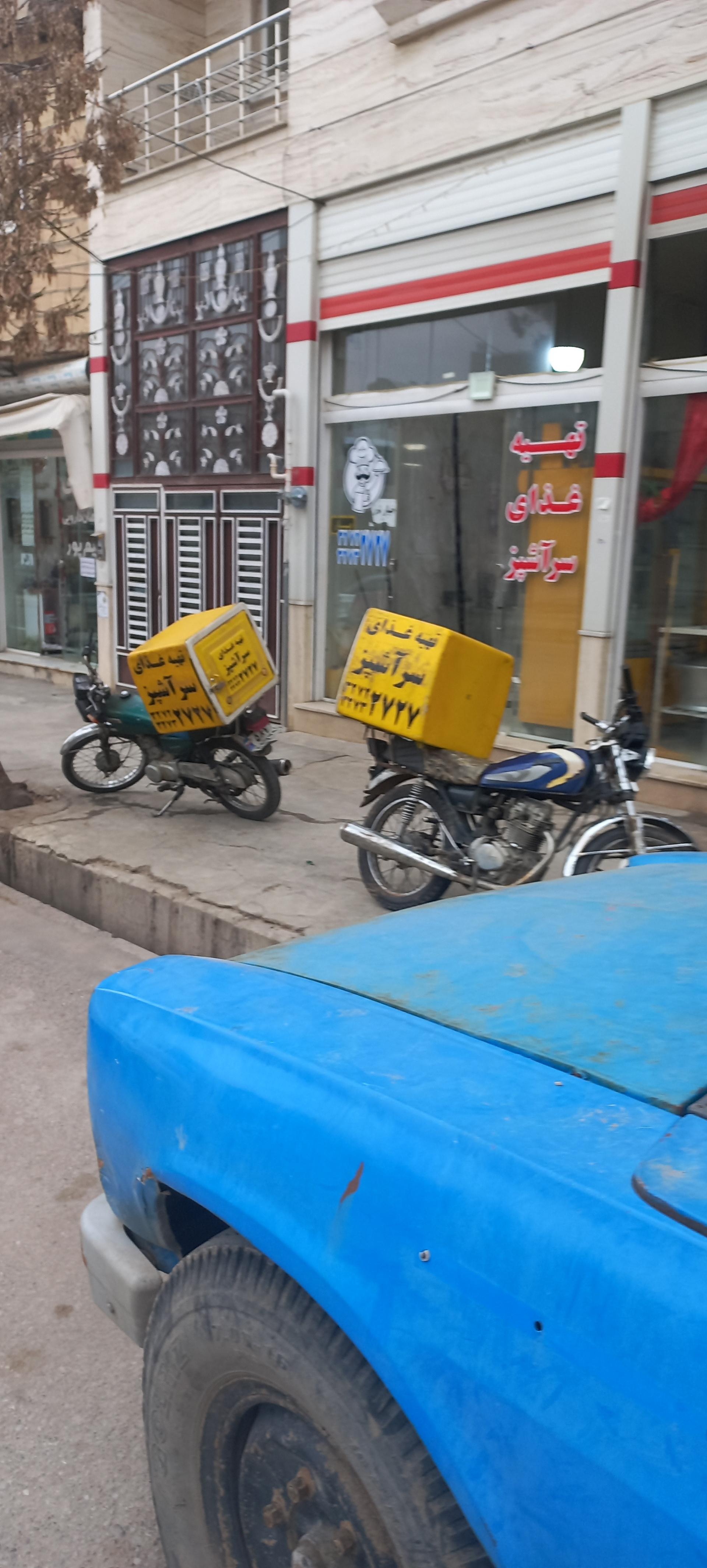 عکس تهیه غذای سر آشپز