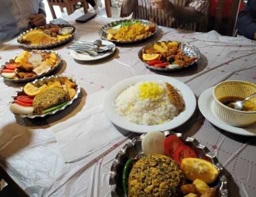 مجموعه سنتی رستوران بادیل