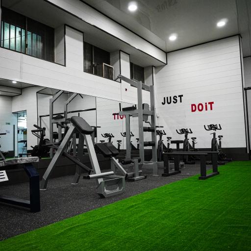 عکس باشگاه بدنسازی و تناسب اندام پیک