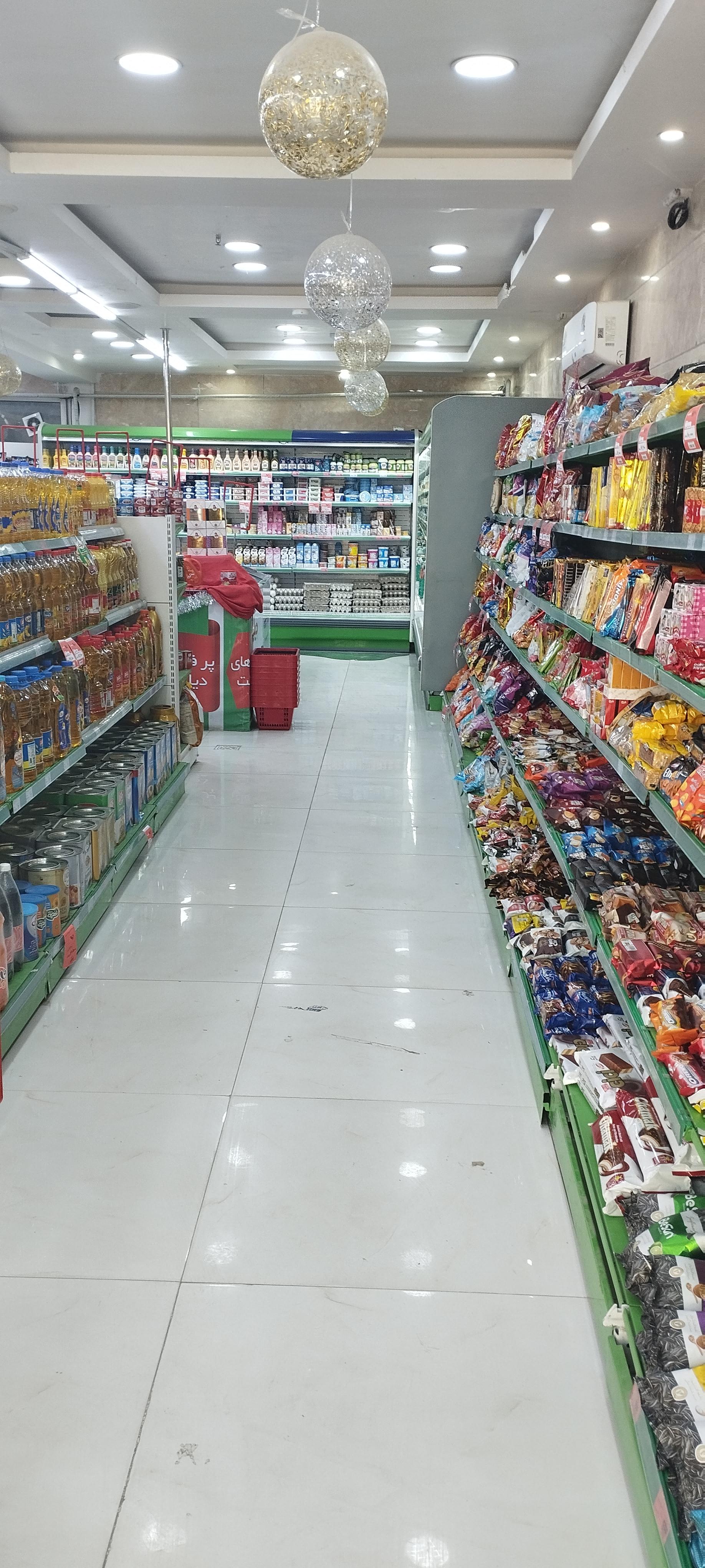 عکس دیلی مارکت شعبه کیانشهر