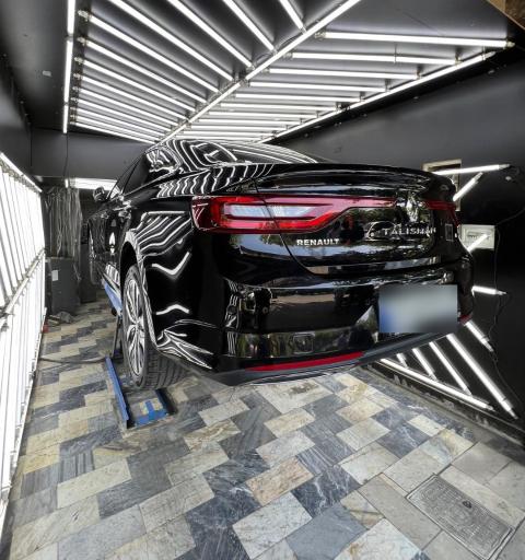 عکس کارشناسی تشخیص رنگ خودرو فروتن