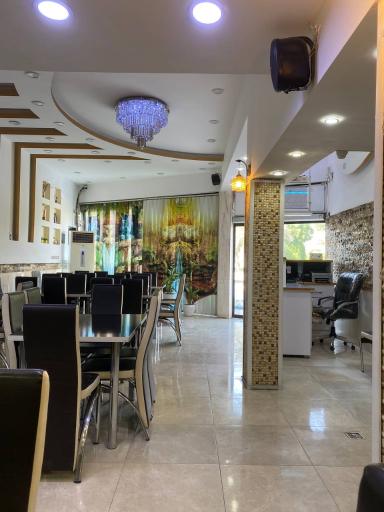 عکس رستوران ستاره طلایی