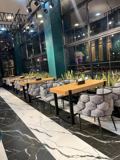 عکس کافه رستوران لایِن