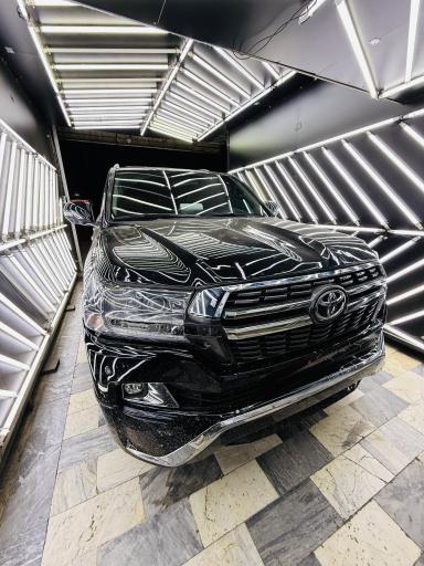 عکس کارشناسی تشخیص رنگ خودرو فروتن