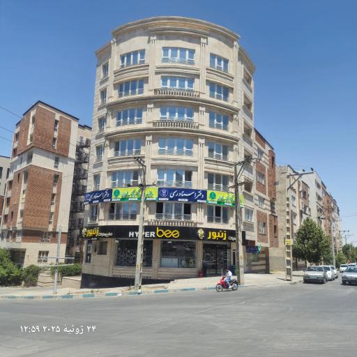 عکس دفترخانه اسناد رسمی شماره 36 همدان و دفتر خدمات قضایی تنهایی