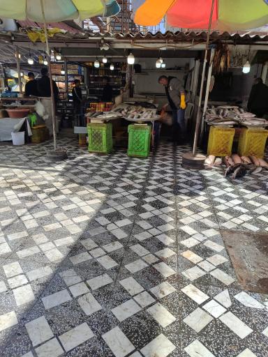 عکس بازار ماهی فروشان نور