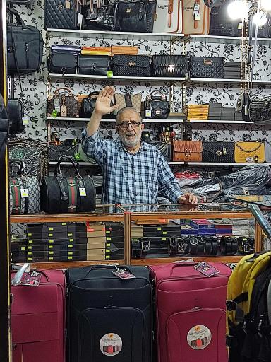 عکس فروشگاه کیف اخوان