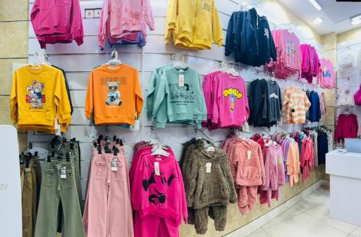 عکس فروشگاه پوشاک بچه گانه شادان 