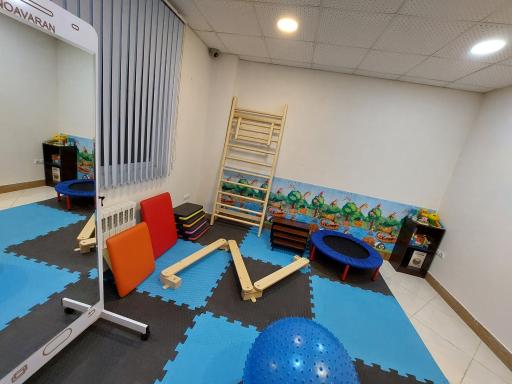 عکس گفتار درمانی رونیا و کار درمانی رونیا