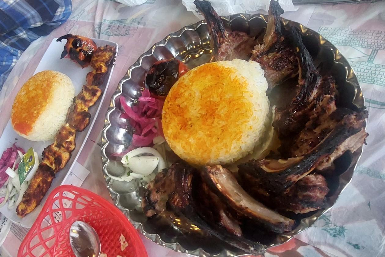 عکس پلو کبابی گیسوم