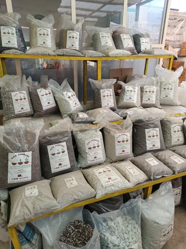 عکس فروشگاه گیاه خاک و گلدان