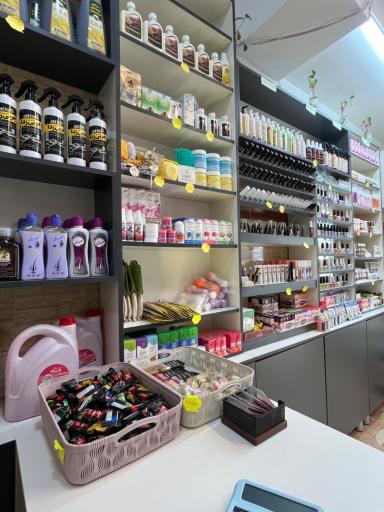 عکس محصولات ارگانیک انارک شعبه لاهیجان