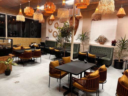 عکس کافه فست فود فیورا