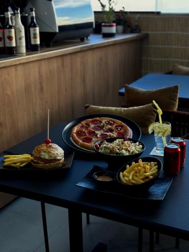 عکس کافه فست فود فیورا