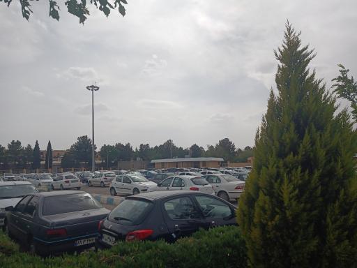 عکس پارکینگ کوروش ۱ دانشجویان