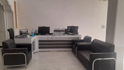 عکس برهان کاچار تجارت (سی‌تایر)