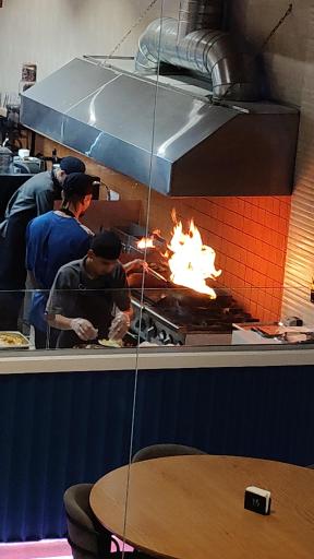 عکس کافه فست فود ماه و خورشید