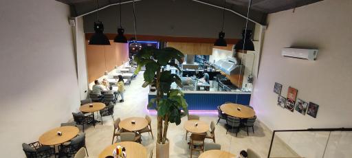 عکس کافه فست فود ماه و خورشید